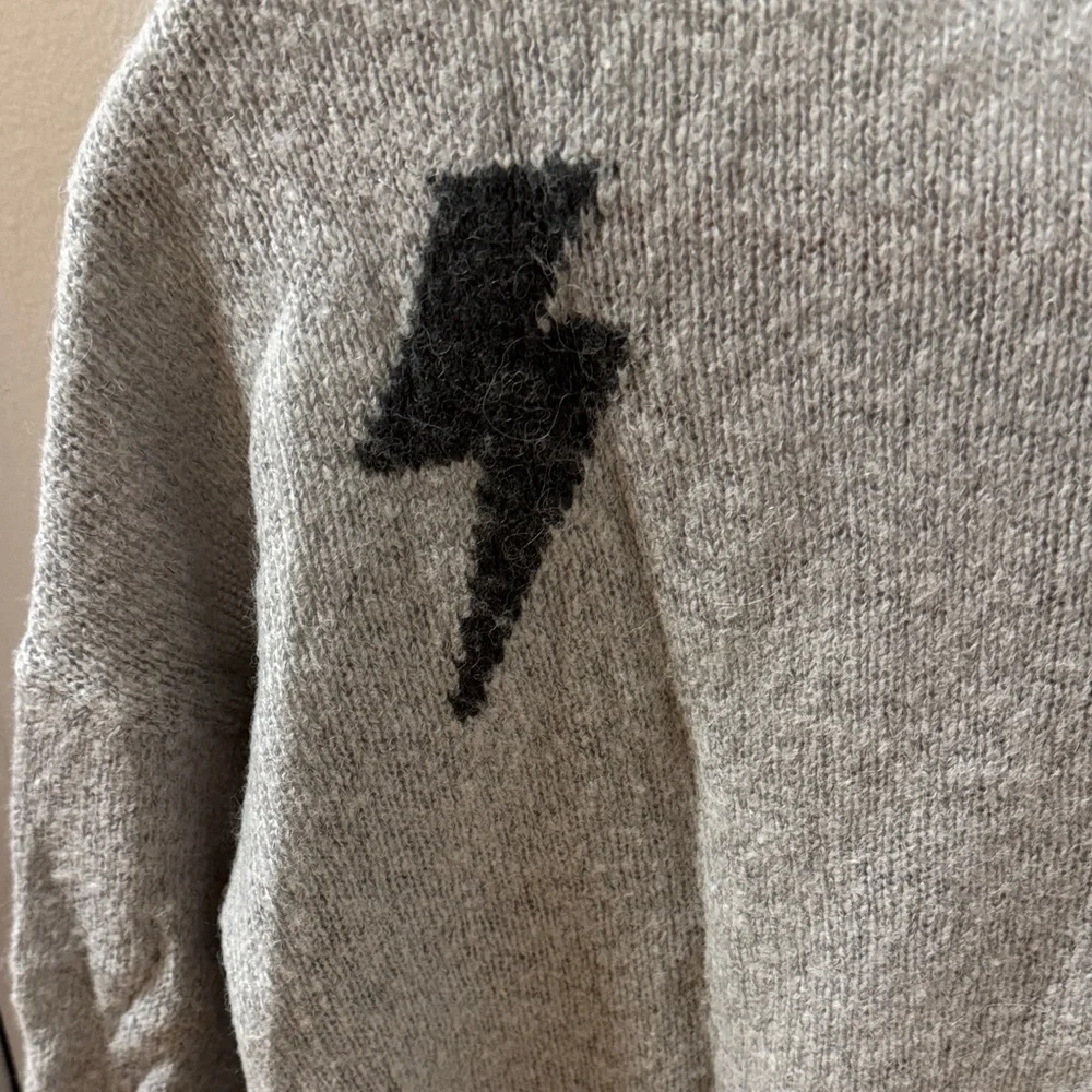 Rails Gray Sweater with Black Lightning Bolts - Picture 4 of 6